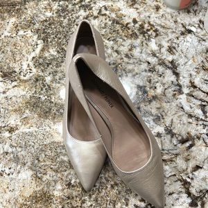 Donald pliner pumps